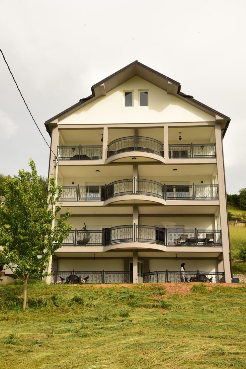 Lmm Apartmani Plav Exterior photo